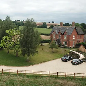  Farm stay Newcourt Barton United Kingdom